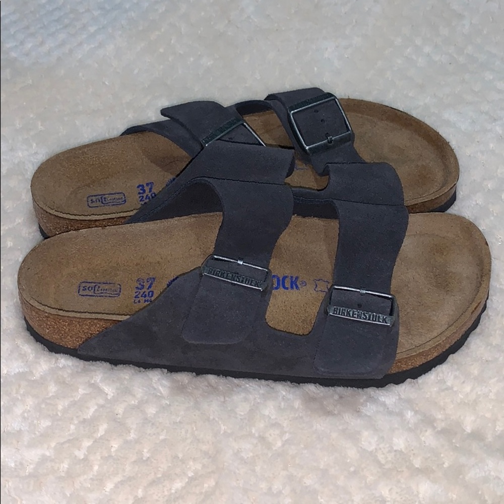 SOLD Birkenstock’s Arizona Soft Footbed - Picture 2 of 5